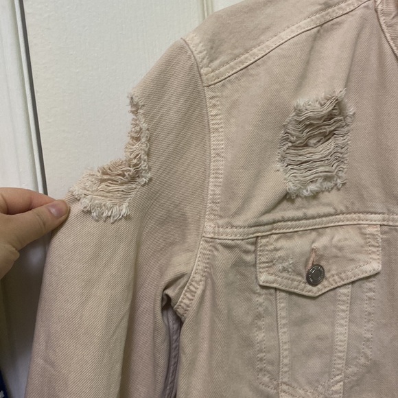Pastel Light Baby Pink American Eagle Ripped Jean Jacket Size Medium - Picture 5 of 8